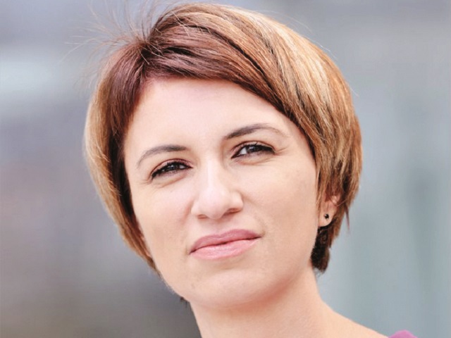 Începe marea debirocratizare: certificatul de naștere, diploma de studiu, autorizațiile de construire sau CIF-urile nu vor mai fi cerute în copie de către autorități