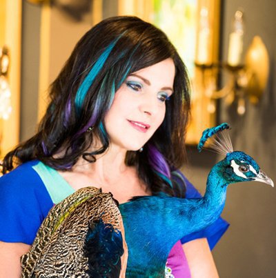 Viața ”magică” a femeii care poate vedea 100 de milioane de culori. „Sunt foarte încântată de viață și de frumusețe”