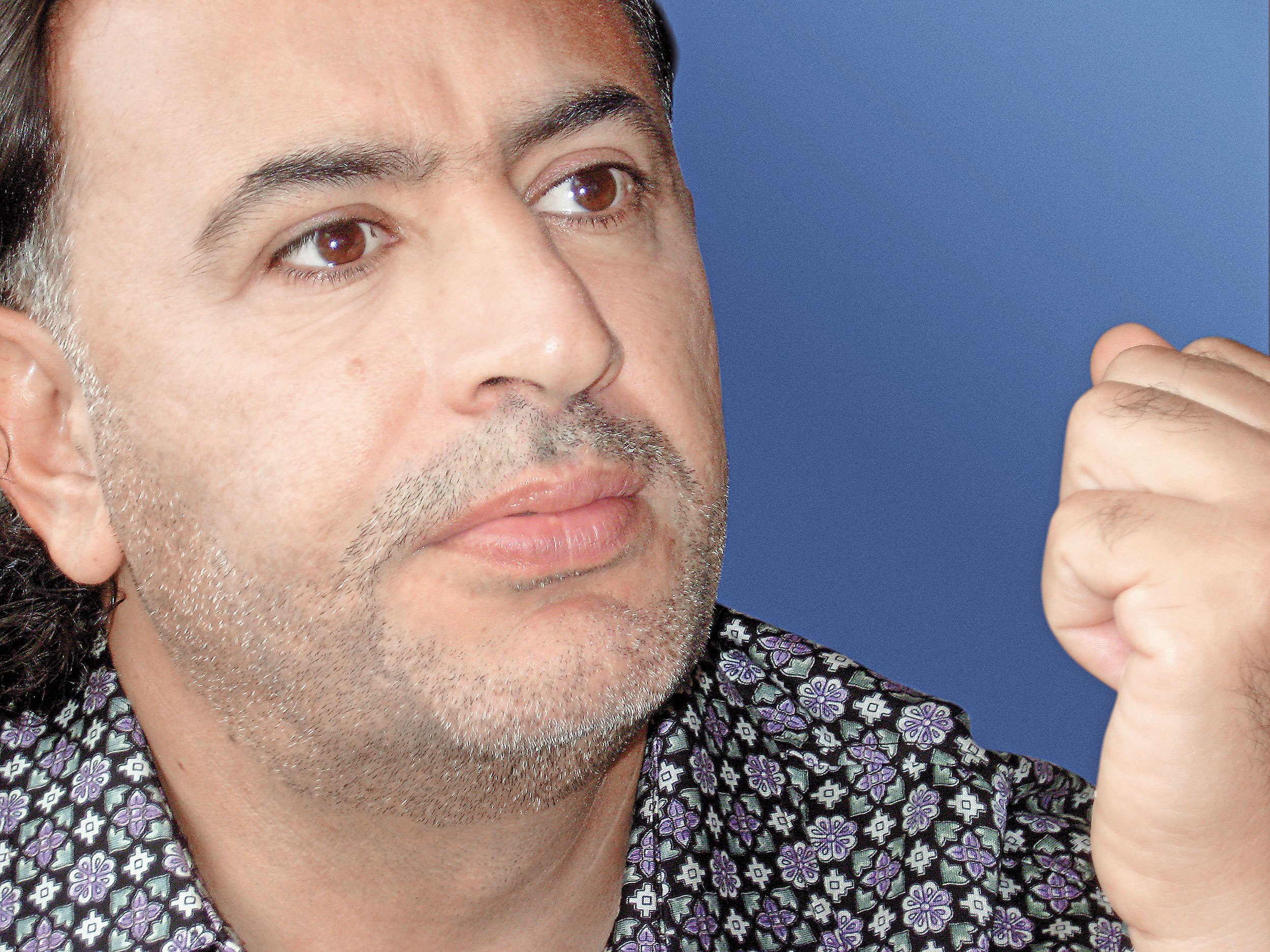 Povestea lui Mohammad Murad si cât de greu i-a fost să facă afaceri in România. Prima afacere a fost o terasã în Regie unde a venit un primar beat și i-a aruncat toate scaunele și mesele în Dâmbovița