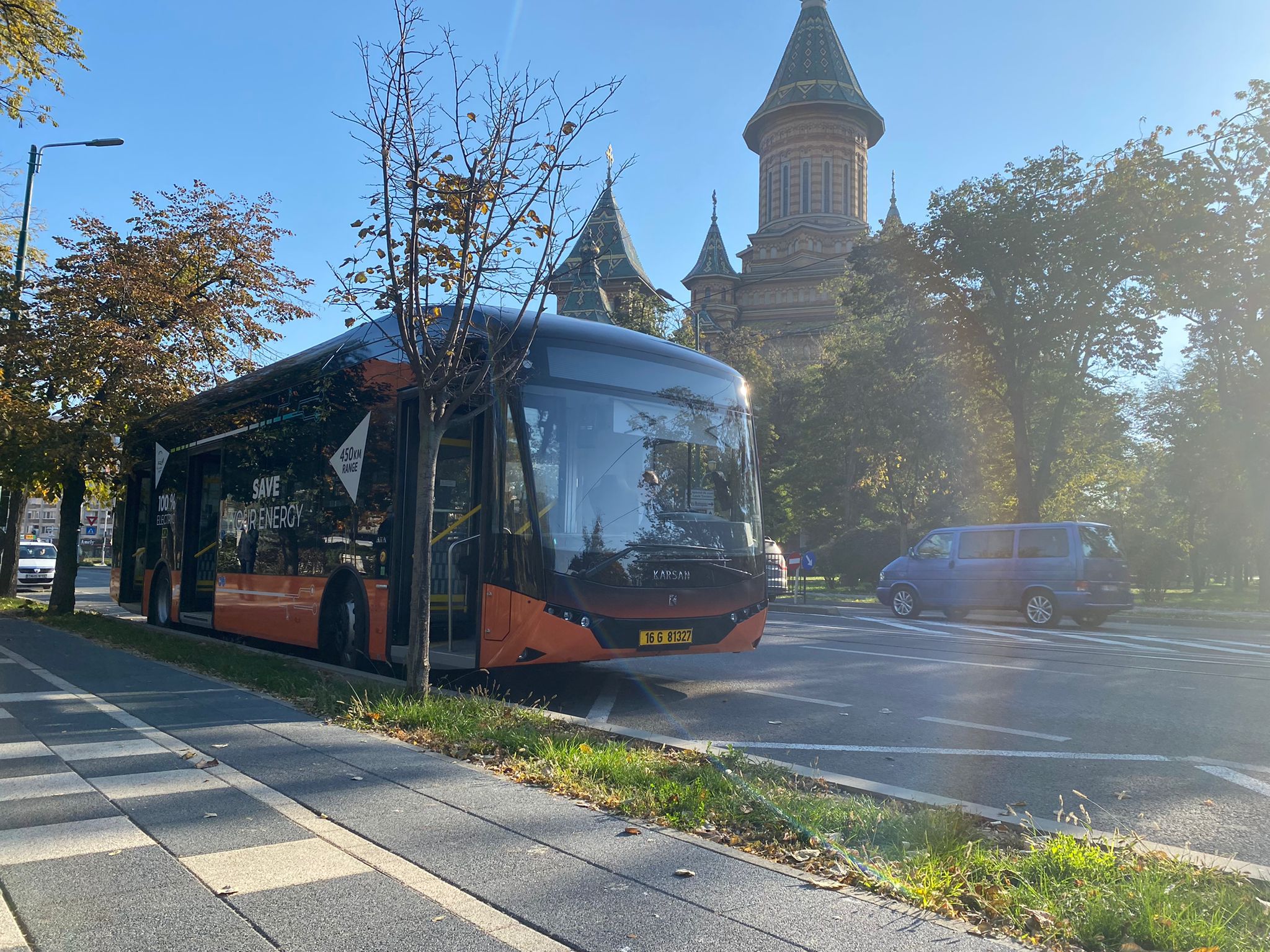(P) Autobuzele electrice Karsan reprezintă viitorul transportului public ecologic. Seria Karsan e-ATA oferă o serie de beneficii tehnologice și de performanță