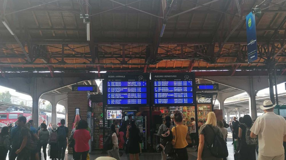 Aproximativ 100 de refugiați din Ucraina ajung astăzi în Gara de Nord din București