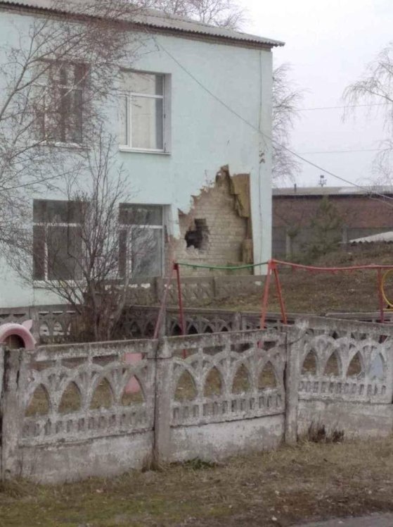 Bombardamente în estul Ucrainei. Separatiștii pro-ruși au tras un obuz într-o grădiniță plină de copii