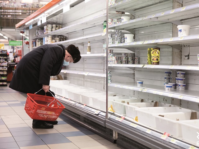 Tancurile în orașe nu aduc decât distrugere și haos economic. Războiul se va transforma în crize umanitare și economice în Rusia și Ucraina care se vor propaga mai departe