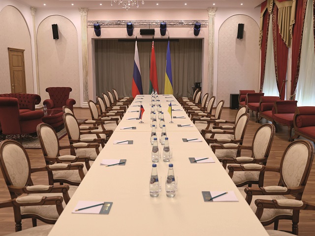 Ucraina și Rusia au stabilit crearea de coridoare umanitare și continuarea negocierilor