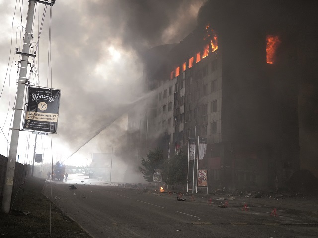 Explozii auzite la Kiev, în timp ce trupele rusești se apropie de capitala Ucrainei