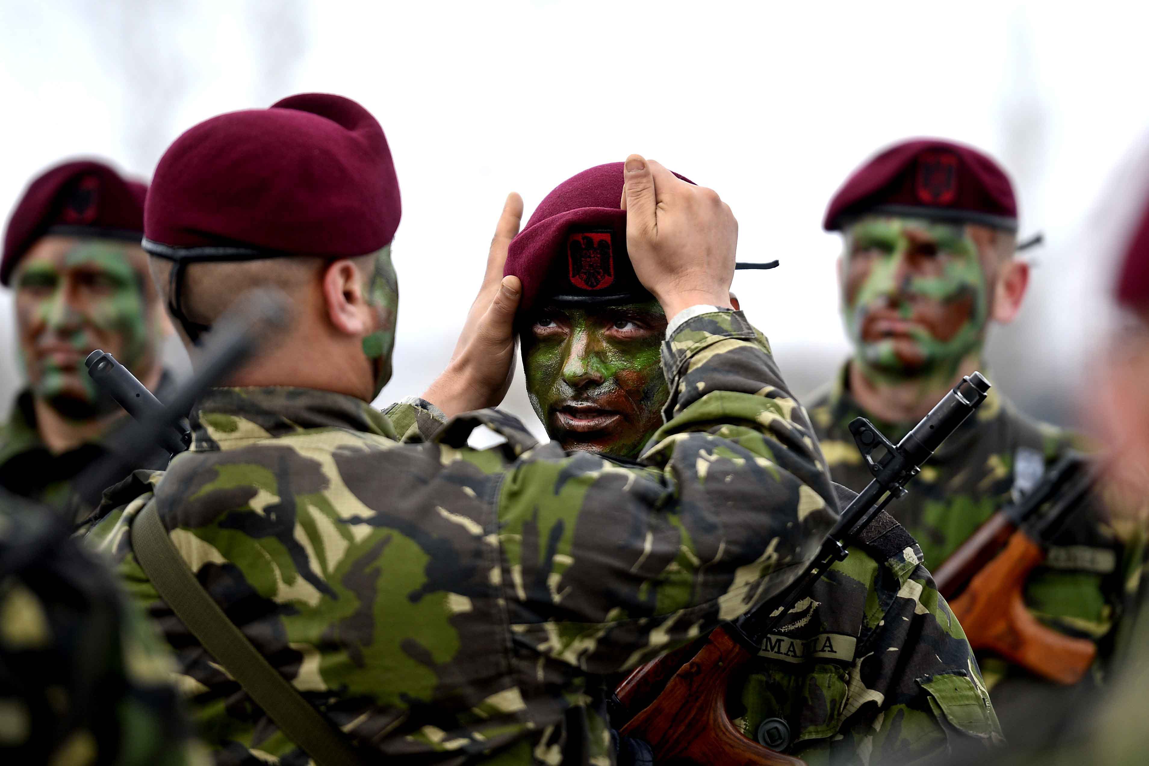 Ce pensie primește un fost militar în România. La ce vârstă se poate pensiona