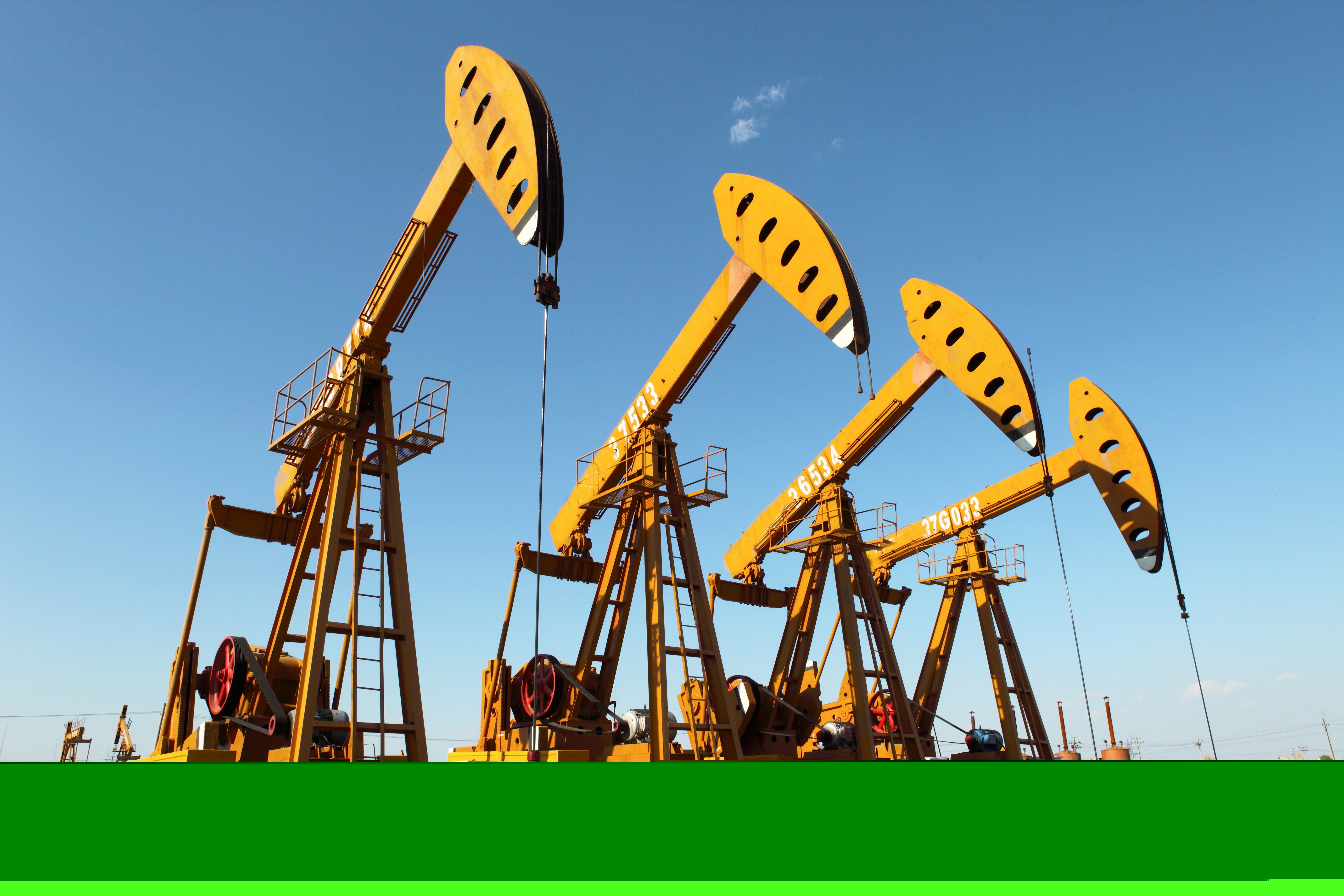 Prețul petrolului se apropie de recordul absolut, pe fondul crizelor Occidentului cu Rusia și Iran