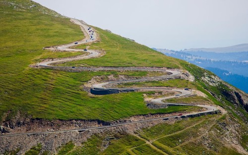 Noua „Transalpina”  din țara noastră. Un nou drum superb din România a fost reabilitat complet după mai mult de 40 de ani în care a fost un dezastru
