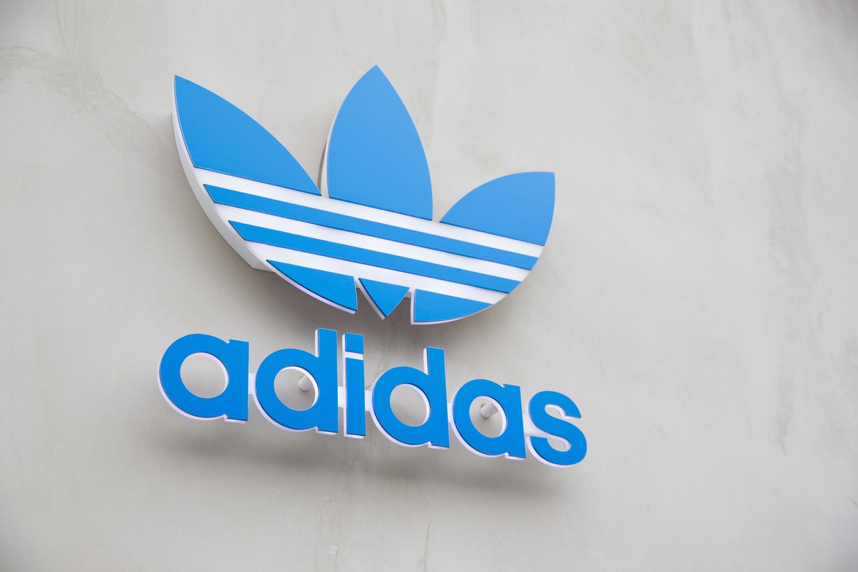 Gigantul Adidas suspendă parteneriatul cu Federația Rusă de Fotbal după invazia din Ucraina
