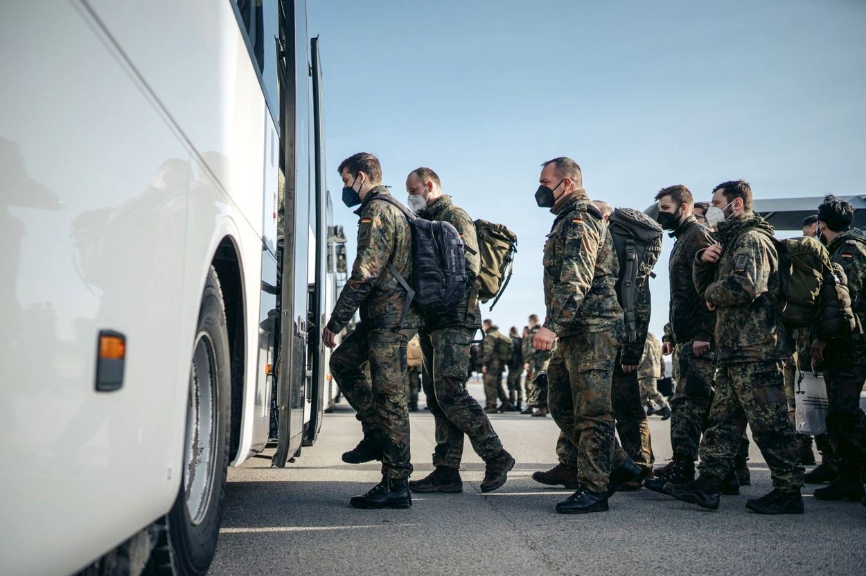 Tot mai mulți rezerviști din Germania își oferă serviciile pentru Ucraina