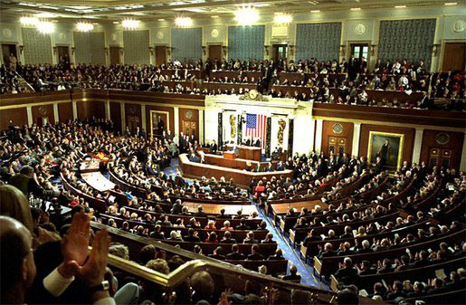 Fără precedent: Mai mulți membri ai Congresului american vor să vândă vilele și super-iahturile confiscate de la oligarhii ruși pentru a finanța lupta Ucrainei
