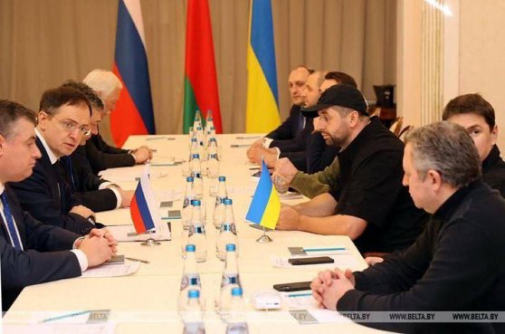 Negocierile dintre Rusia și Ucraina au fost reluate marți