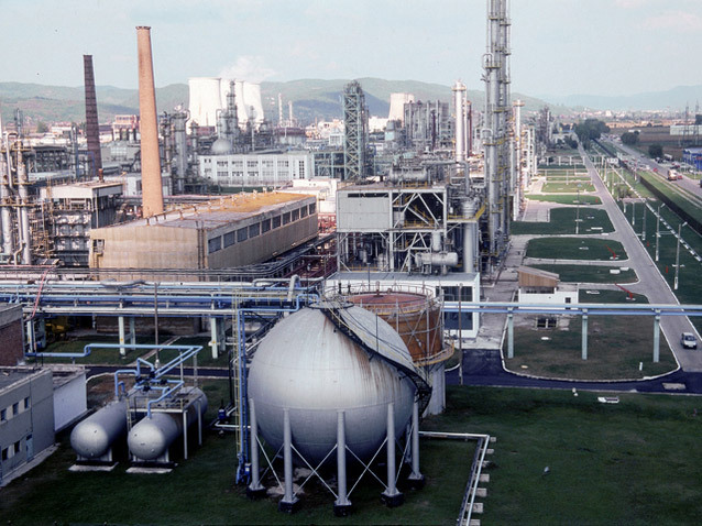 România, cel mai independent stat din UE față de importurile energetice, aproape își închide industria: „Se uită cineva cu cât se extrag resursele și cu cât se vând? O să ajungem să importăm și ce producem acum.“