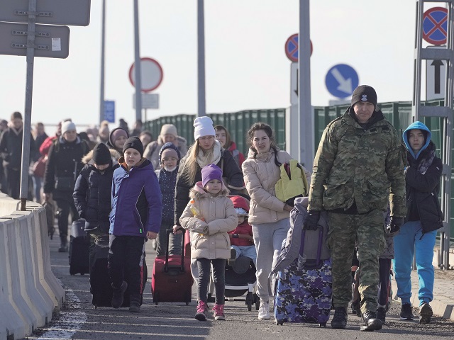 Numărul refugiaților care au părăsit Ucraina a depășit cinci milioane