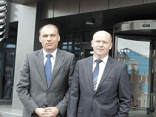 O tranzacție surpriză între doi dintre cei mai puternici antreprenori locali: Fondatorii Dedeman cumpără o participație minoritară în cadrul grupului Farmacia Tei