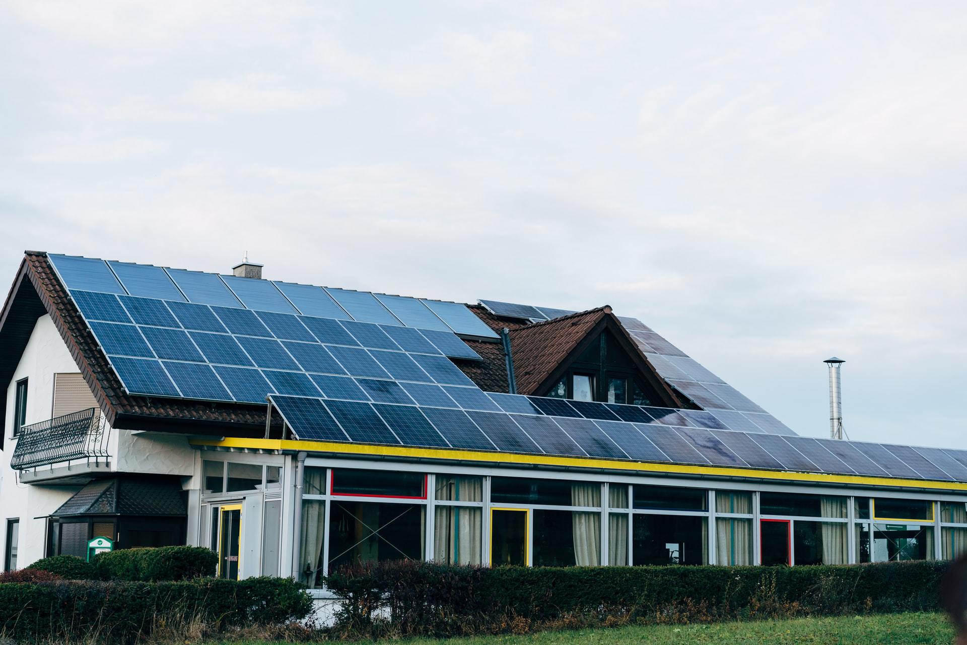 (P) Cum să cumpărați cele mai bune panouri solare pentru casa dvs.