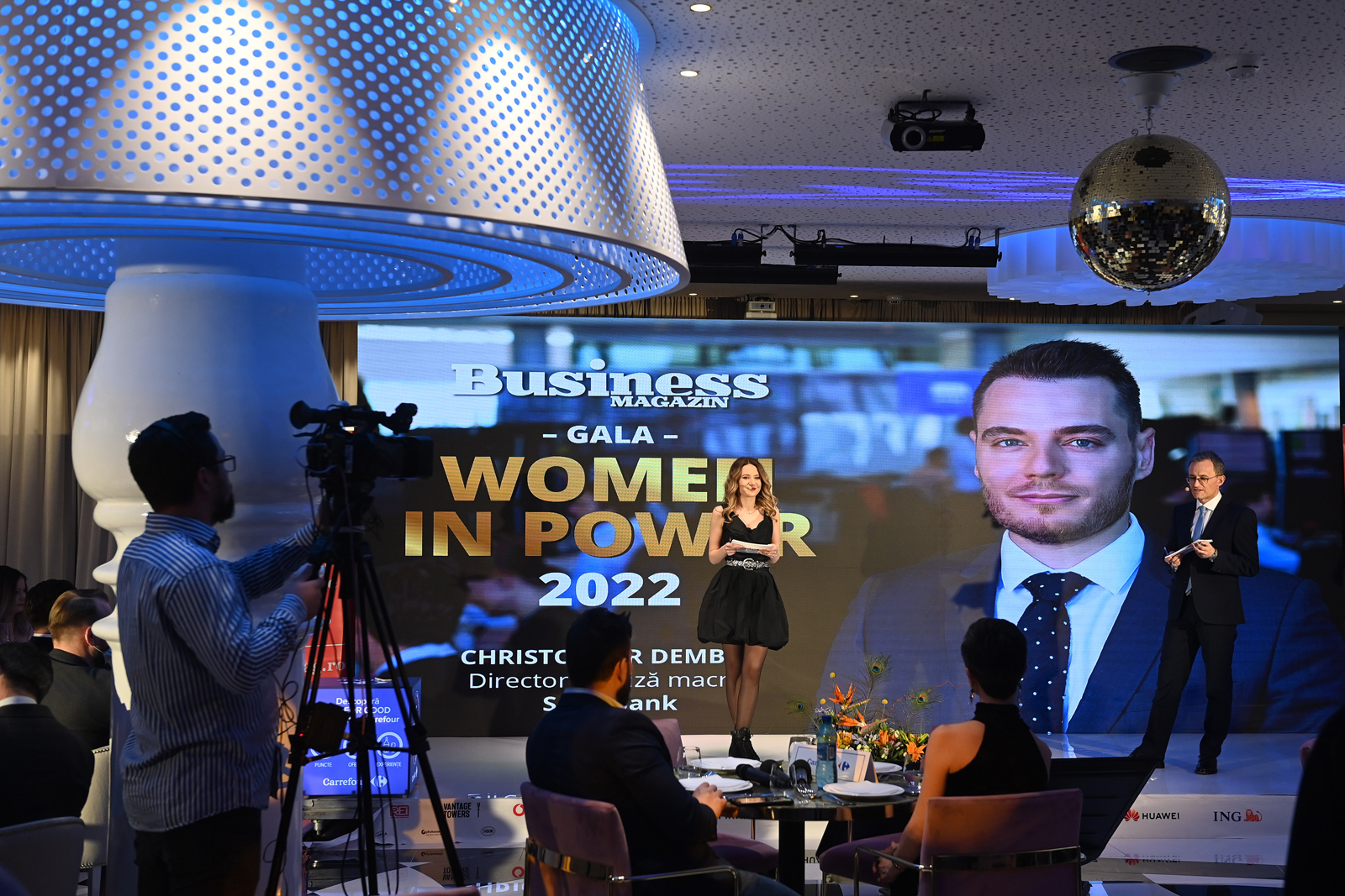 Business MAGAZIN a organizat Gala Women in Power, ediția 2022, primul eveniment fizic de după pandemie. Am vorbit despre cum investesc femeile, despre cum poate crește accesul femeilor la funcțiile de leadership în tech și am acordat 14 premii