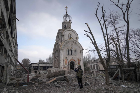 (IMAGINI APOCALIPTICE) Mariupol, apoape să cadă în mâinele rușilor. De ce orașul este vital pentru Putin