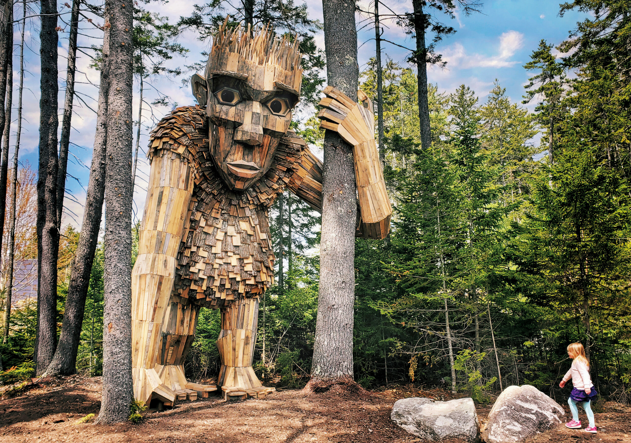 Creaturi mai degrabă negative din mitologia scandinavă, trolii pot ajunge să fie niște uriași blânzi atunci când beneficiază de imaginația unui artist