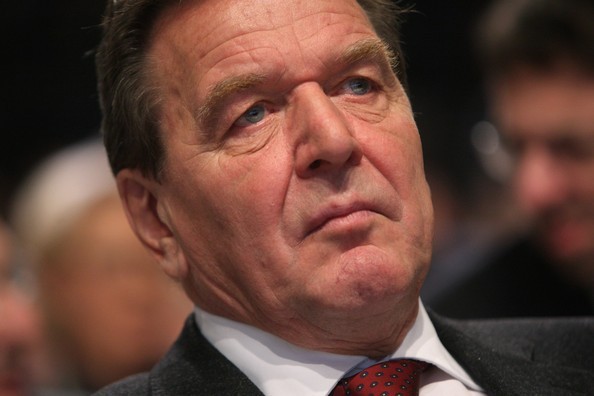 Guvernul Germaniei plănuiește să-i taie privilegiile fostului cancelar Gerhard Schroeder