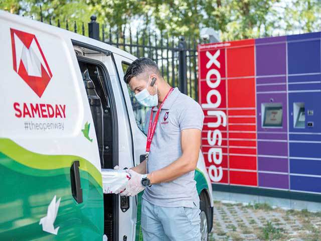 Schimbări uriașe la eMag. Cât veți plăti de acum să vă fie livrate produsele
