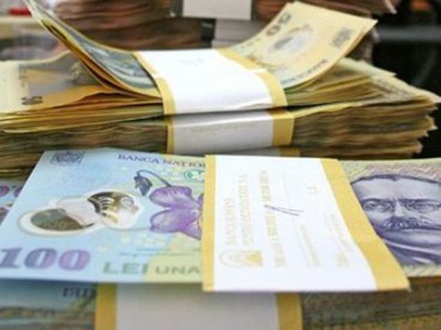 Români cu credite legate de ROBOR, mergeți la bancă și cereți trecerea la IRCC ca să vă scadă rata!