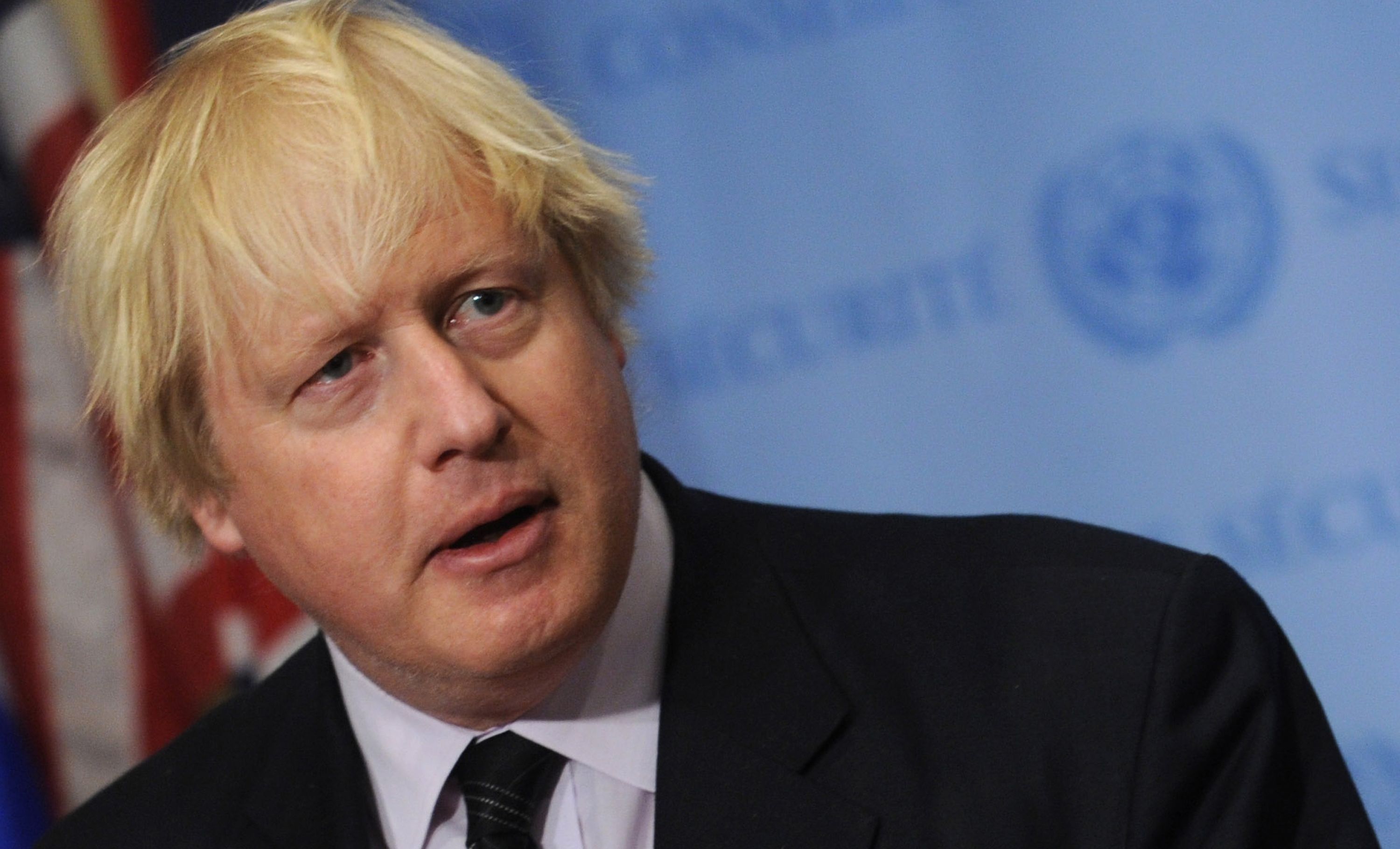 Boris Johnson susține că este "îngrozit" de concluziile privind petrecerile, dar nu vrea să demisioneze