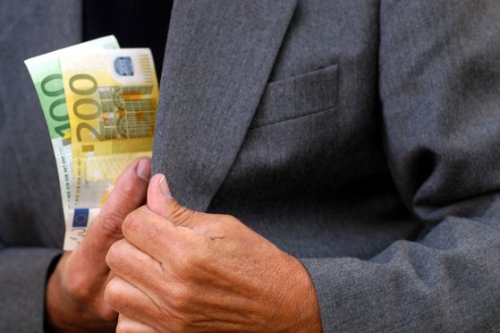 Cât mai e șpaga pentru un inspector antifraudă