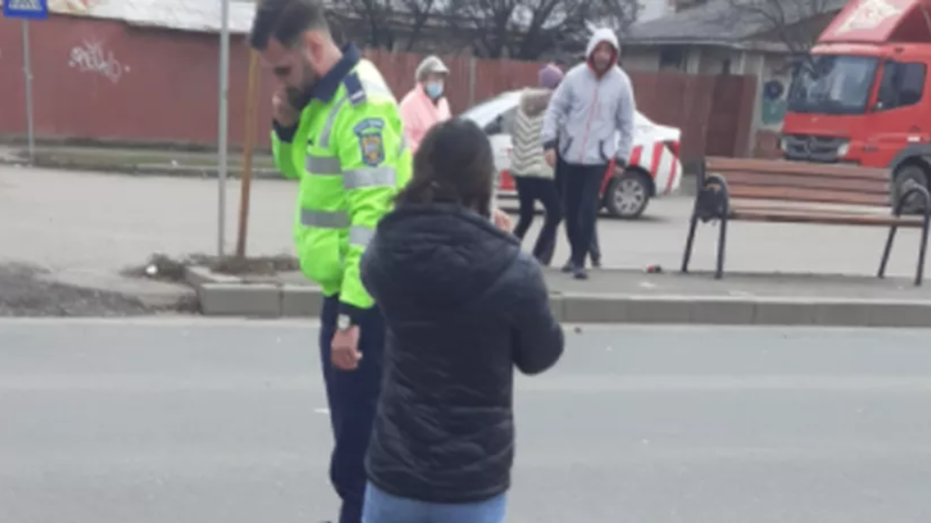 Polițistul care a lovit două fetițe cu mașina circula cu 88 km/oră
