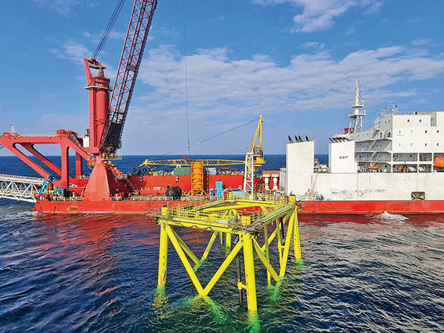 Noul gaz din Marea Neagră. Declarații: Țara noastră a mai făcut un pas pentru a deveni independentă energetic. Cifre: cantitățile noi extrase anul acesta abia vor acoperi declinul producției OMV Petrom. Cât gaz vor extrage americanii de la BSOG din Marea Neagră?