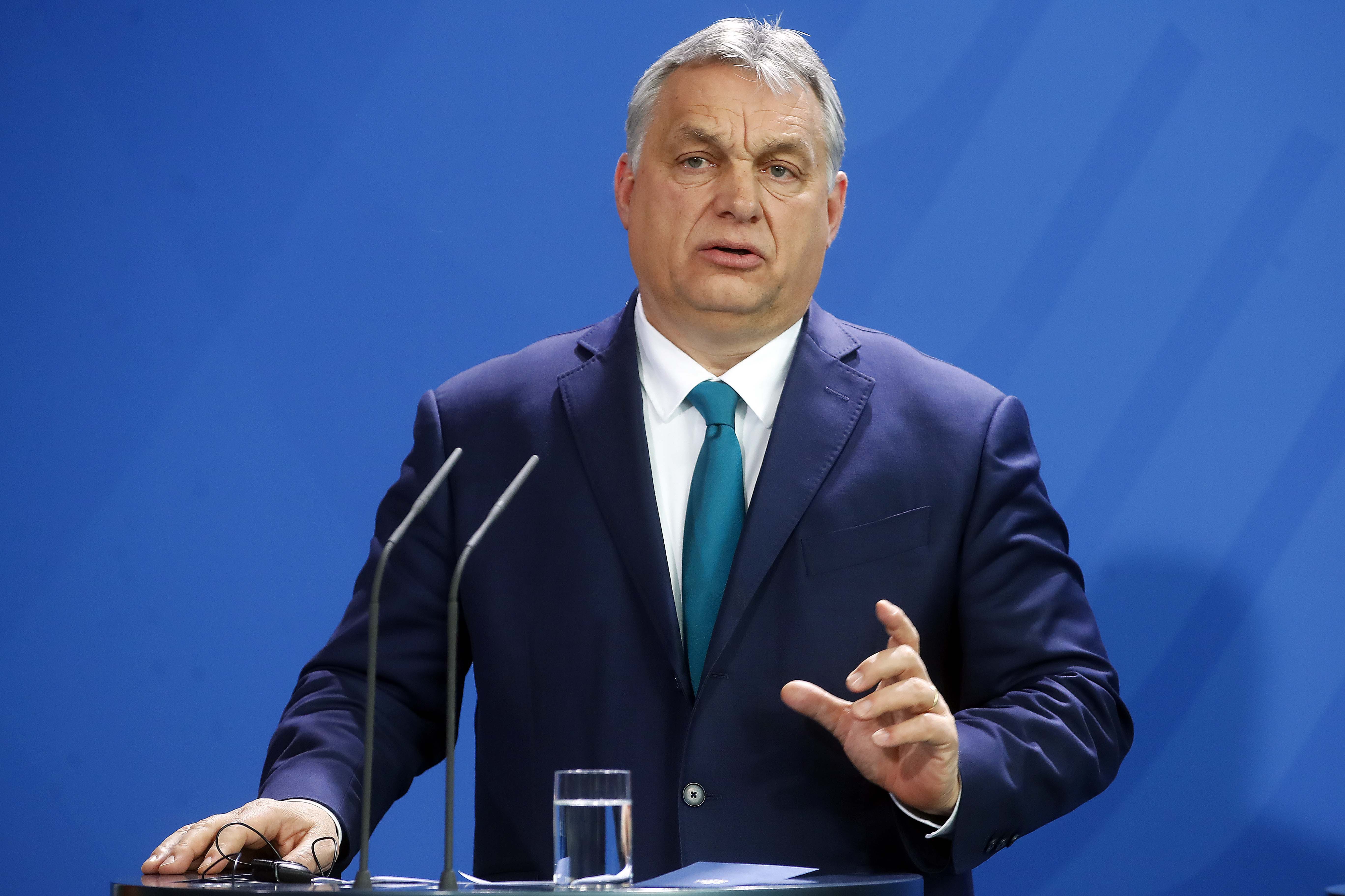 Ungaria: Dobânda de referință s-a majorat, după ce forintul s-a depreciat la un nivel record