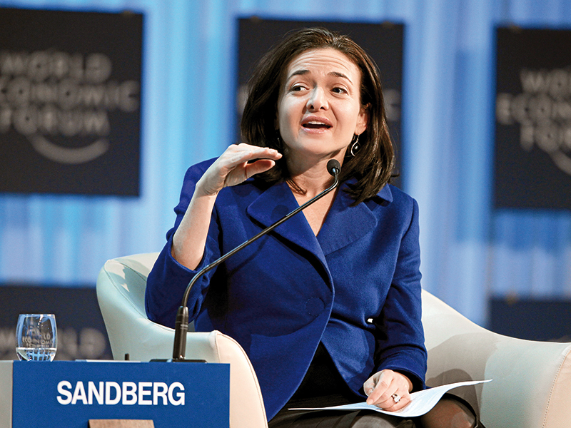 Schimbări la vârf: Sheryl Sandberg se retrage din funcția de Chief Operating Officer la Meta, părintele Facebook. Ea lucrează cu Zuckerberg încă din 2008