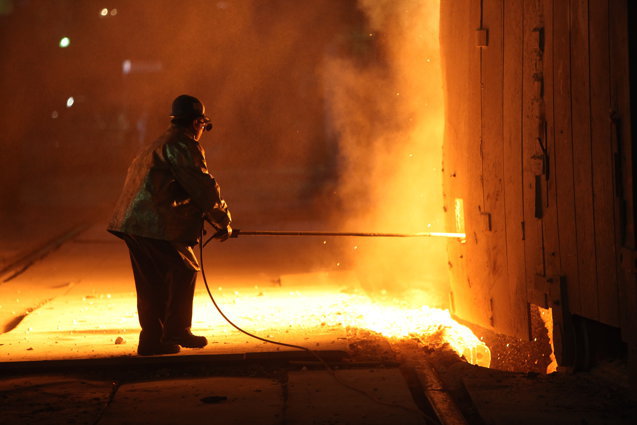 Aproape 500 de angajați urmează să fie concediați după ce explozia prețurilor la energie și gaze forțează grupul Alro să suspende din august activitatea producătorului de alumină Alum Tulcea