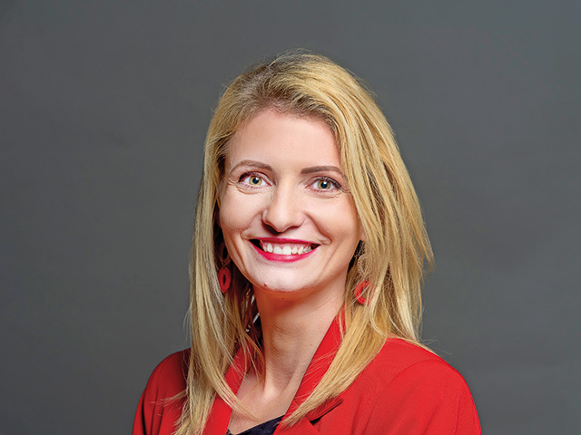 100 TINERI MANAGERI DE TOP 2022 Daniela Toncu, Happy Tour: Disneyland Paris, via România