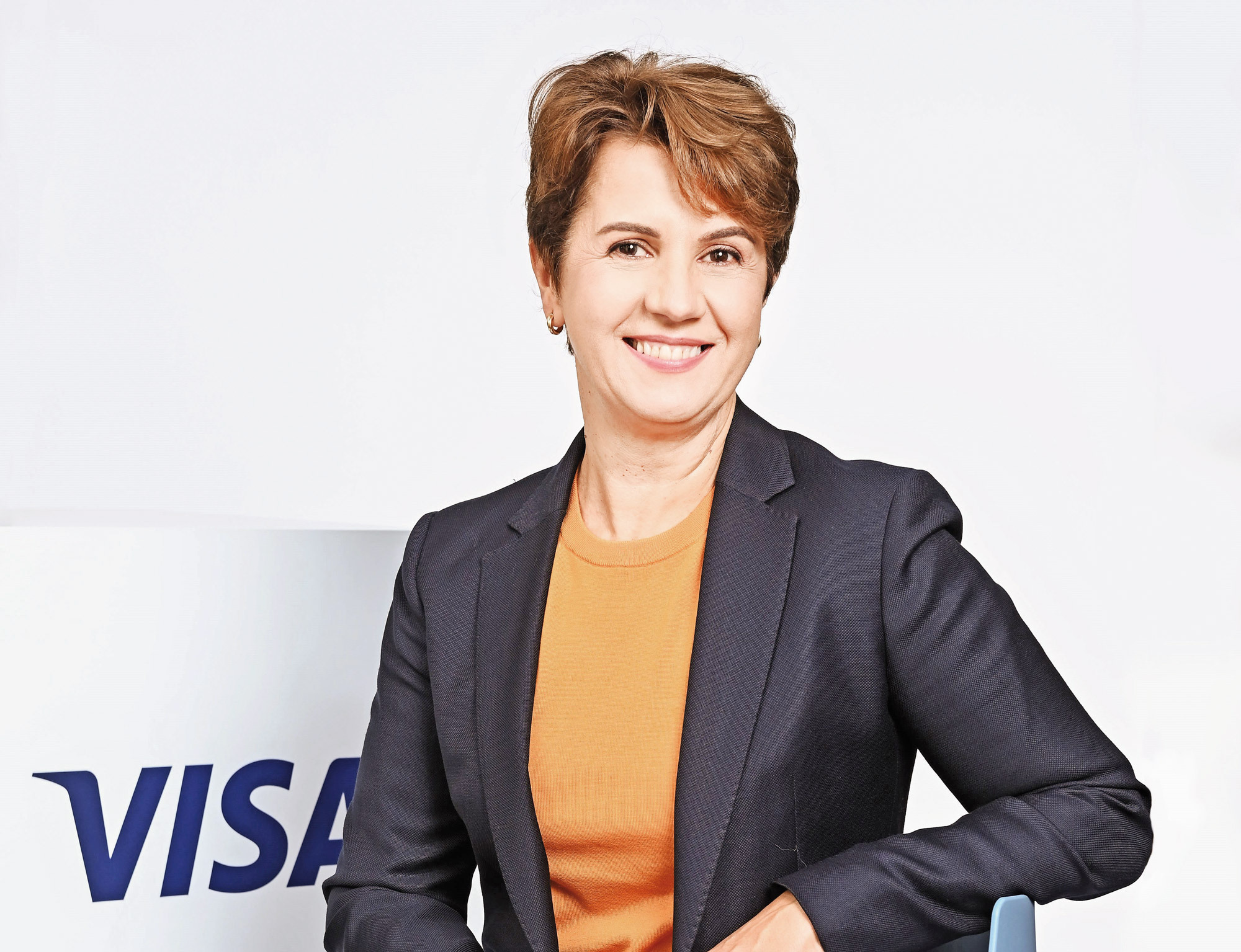 Elena Ungureanu, Country Manager România, Visa: Pasiunea pentru ceea ce fac mă motivează să vin în fiecare dimineață cu plăcere la birou, să țin pasul în permanență cu tot ce apare nou în domeniul plăților și să mă gândesc la pasul următor