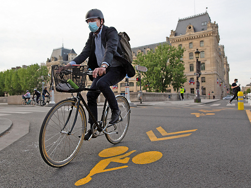 Covrigi gratis pentru cei care merg la serviciu pe biciclete, într-un land din Germania
