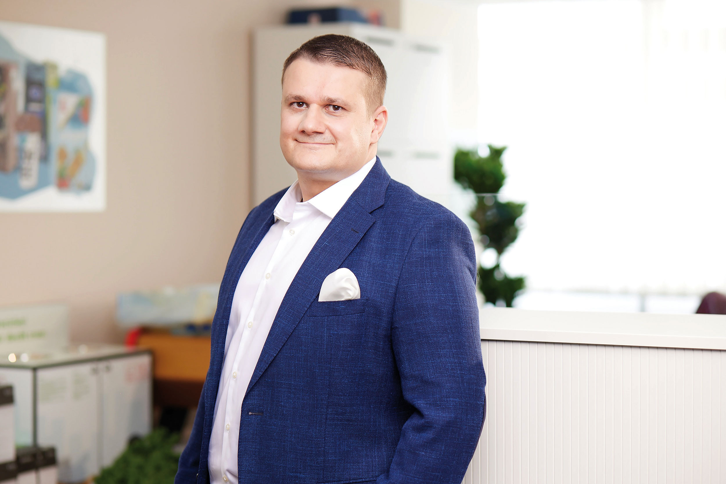 La începutul carierei în retail, șeful magazinelor Kaufland România dădea cu mopul într-un Lidl din Germania. Cum a ajuns să conducă una dintre cele mai mari rețele de hipermarketuri din țară