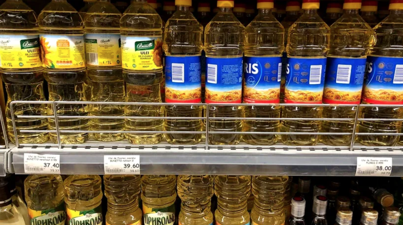 De necrezut! Câți lei costă 1 litru de ulei de floarea soarelui în Lidl, Mega Image, Carrefour și Auchan