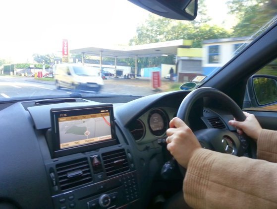A vrut să „ajute”, dar a ajuns la închisoare. O tânără a dat examenele auto pentru 150 de persoane