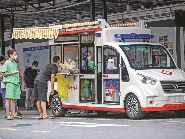 Președintele Chinei Xi Jinping mutilează economia țării în numele politicii de Covid Zero. Este un semn că nu mai vrea creștere economică cu orice preț, dar și o demonstrație de forță înainte de un congres care i-ar putea aduce ceea ce niciun președinte chinez n-a mai primit: un al treilea mandat
