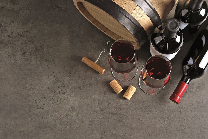 Încă o dovadă că România e o țară ce se „hrănește cu importuri“: România e al 13-lea cel mai mare producător de vin din lume, dar totuși importă de trei ori mai mult decât exportă