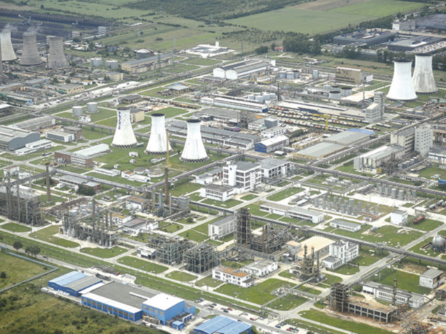 Trei grei ai industriei românești, cu afaceri totale de 8 mld. lei, au închis capacități de producție din cauza prețurilor energiei. Guvernul Ciucă nu are nicio reacție