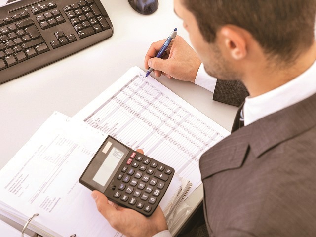 Bucla taxelor: după scăderi, vin întotdeauna creșteri, dar care este nivelul optim de taxare? După scăderile de taxe din ultimii ani acum acestea încep să crească l Și întrebarea este: care este regimul optim al taxelor, unde statul și cetățeanul își dau mâna?
