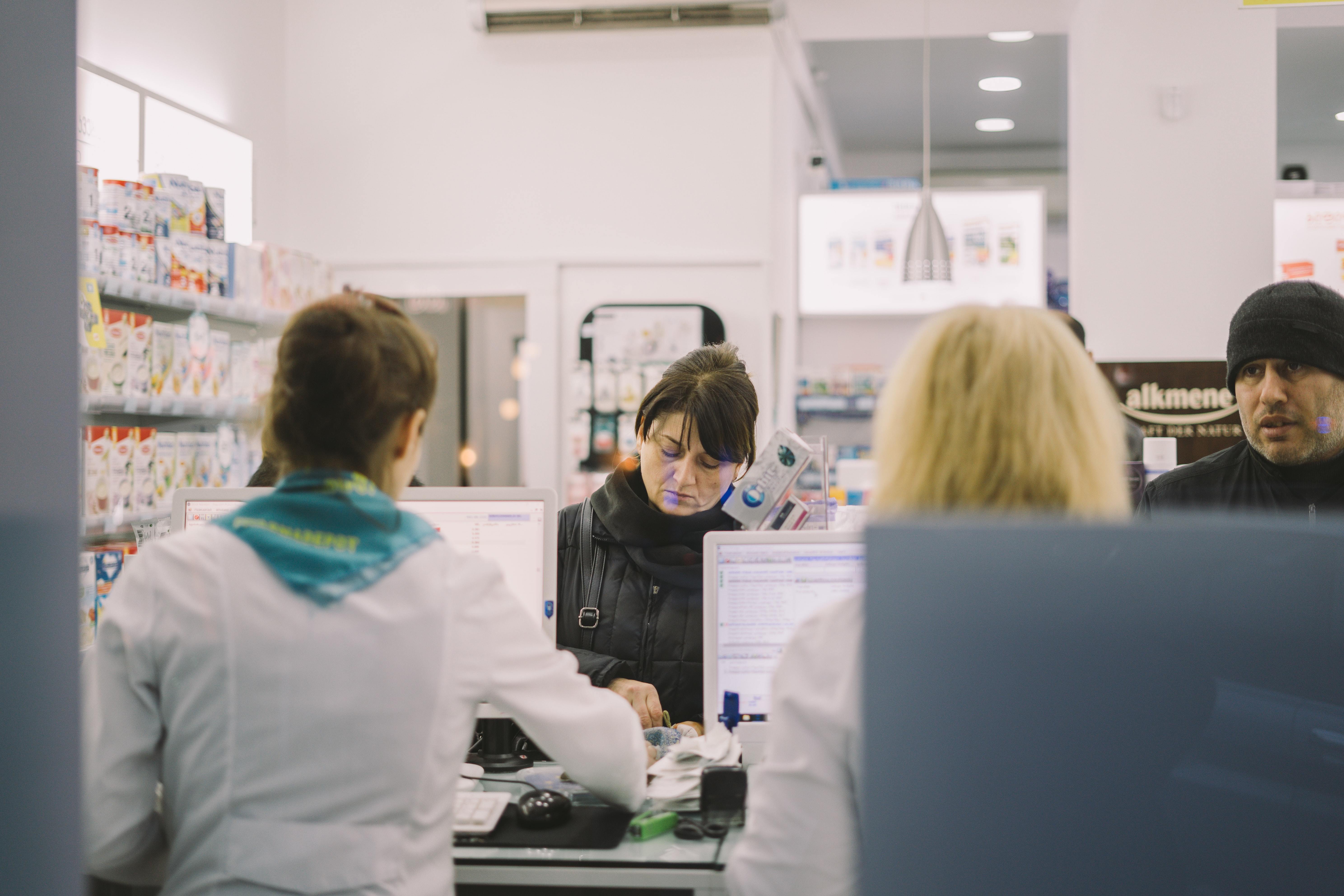 Unul dintre cele mai mari lanțuri de farmacii din România dispare complet. Ultimele locații tocmai au fost vândute
