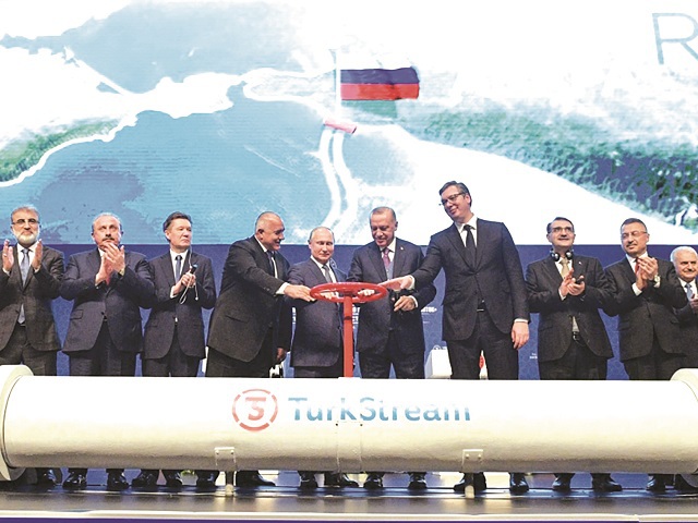 UE s-a lăsat înconjurată de conflicte. Pentru că este dependentă de energia exportată de dictatori, Uniunea Europeană ajunge să finanțeze războaie