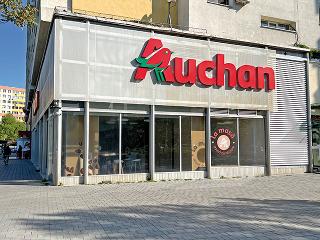 ANPC: 50 de magazine Auchan din toată țara au fost amendate cu 750.000 de lei