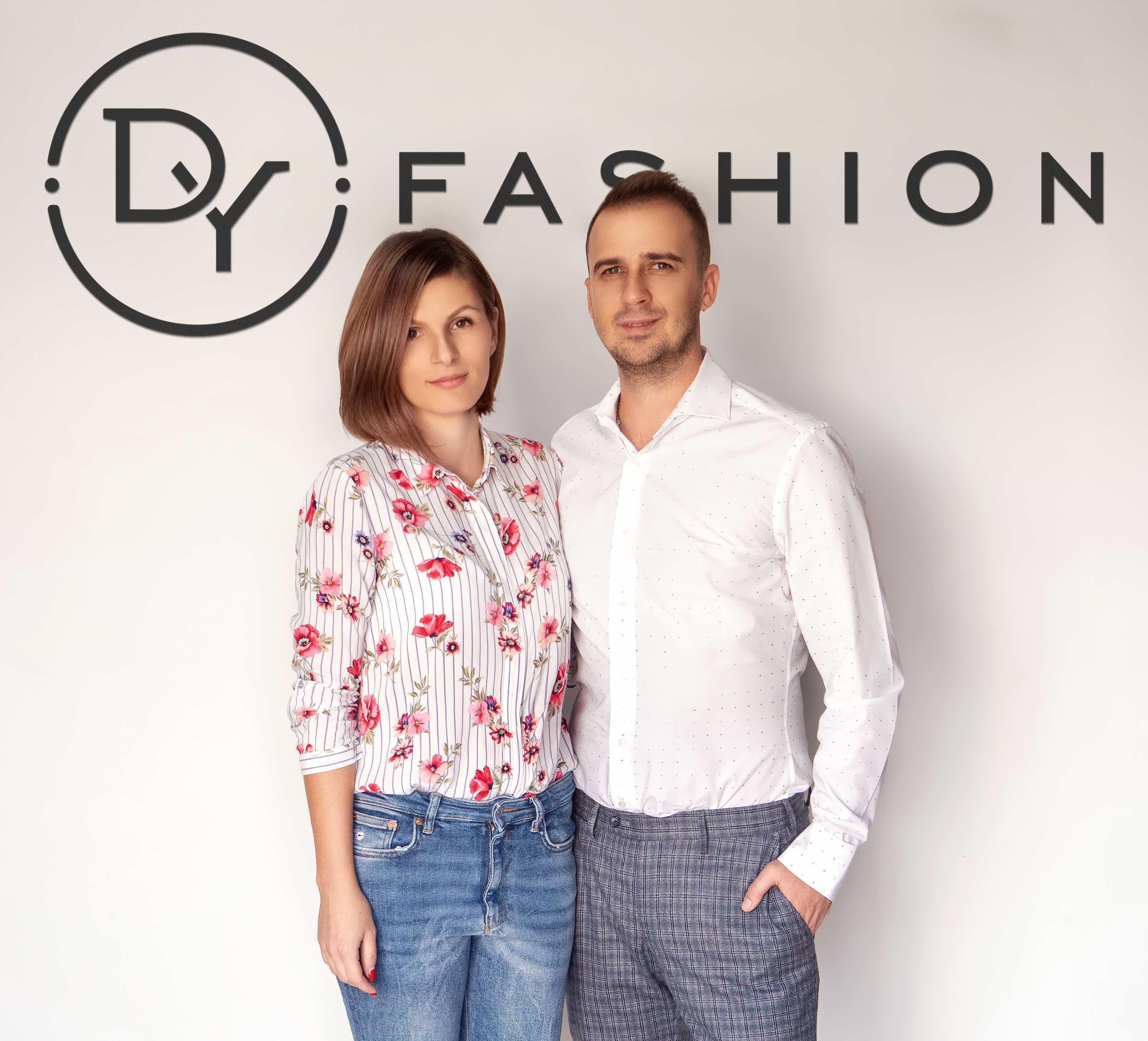 Fondatorii dyfashion, retailer de modă românesc ajuns la un deceniu de activitate: „Credem cu tărie în susținerea producției locale și în beneficiile care vin în timp în urma acestor acțiuni. Colaborarea cu producătorii români a fost și este cheia succesului nostru”