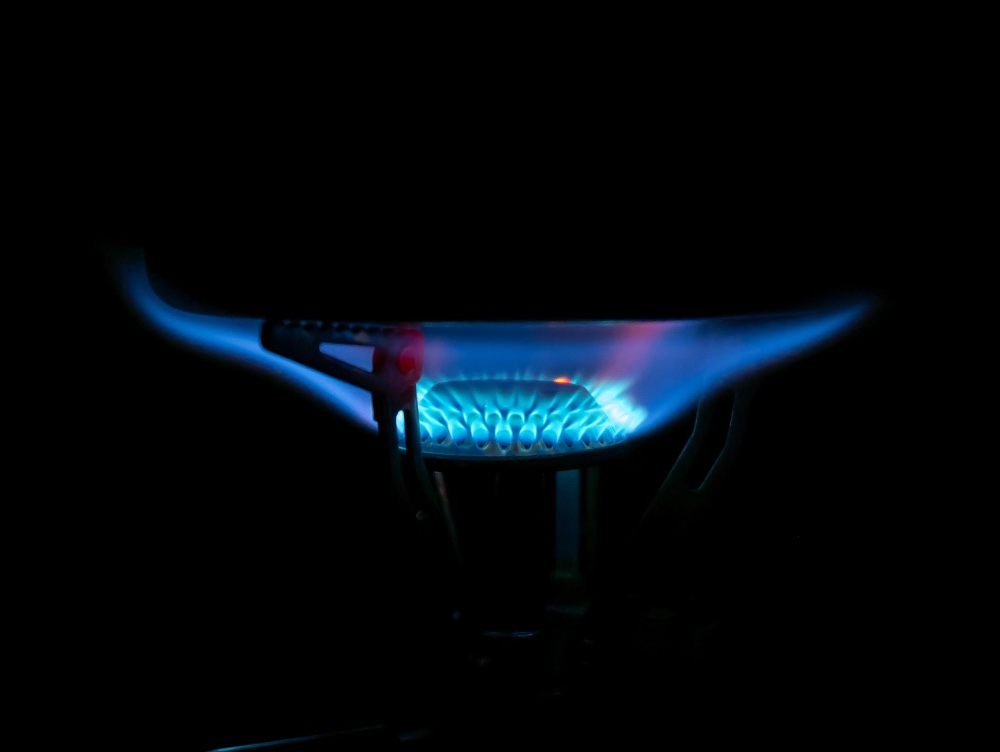 Alarmă de la furnizorii de energie și gaze: România va avea nevoie de importuri pentru iarnă, dar cine le mai face?