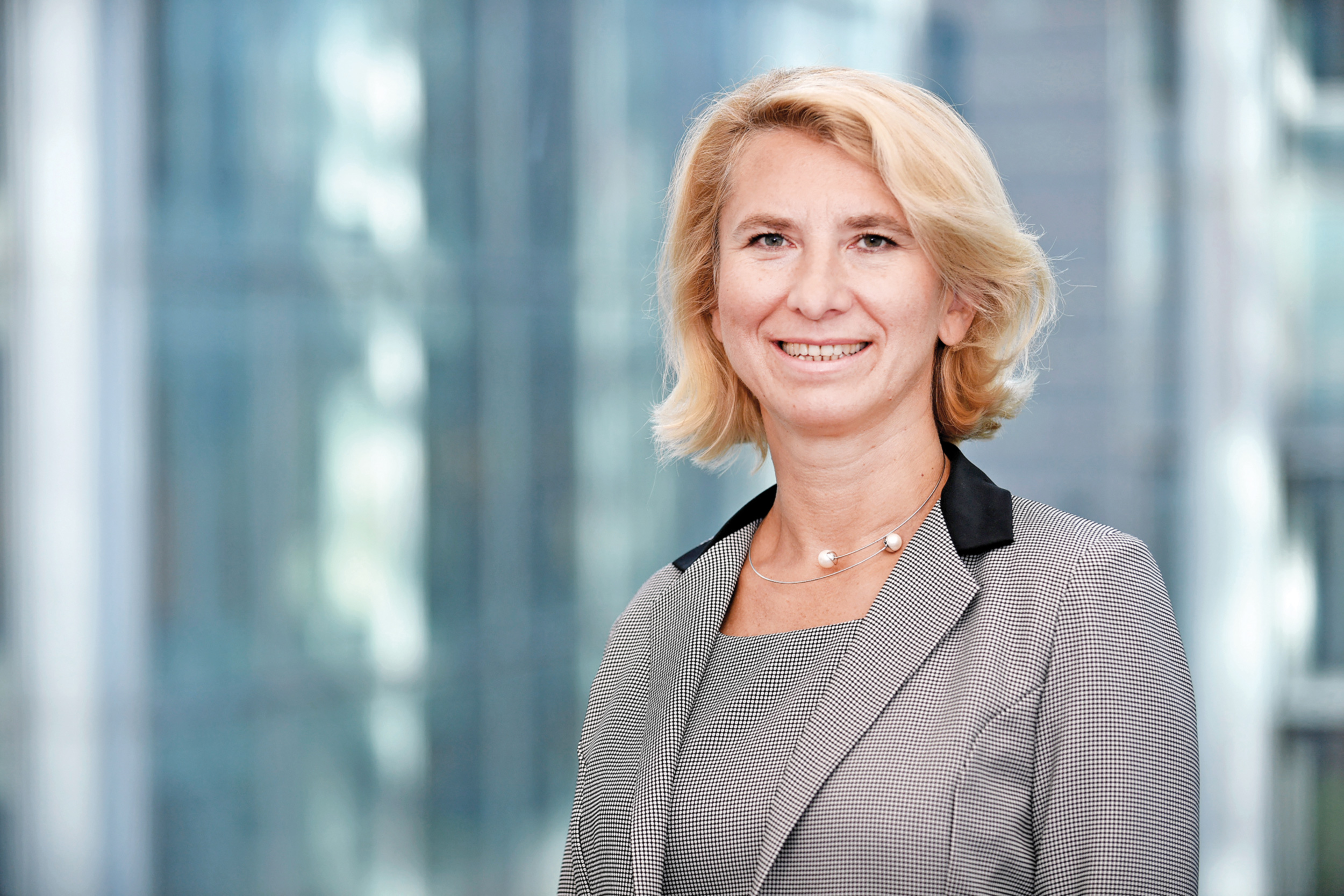 Beata Javorcik, economista-șefă a Băncii Europene de Reconstrucție și Dezvoltare (BERD), spune, într-un interviu în exclusivitate, că cei care au trecut prin hiperinflație nu uită și tind să se aștepte la inflația mare. Cât de complicată este ieșirea din spirala inflaționistă pentru România, care a văzut inflație și de 300% în anii '90?