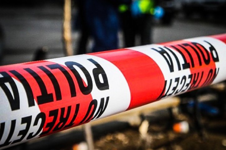 O mașină a intrat într-un loc de joacă din București: un copil este rănit
